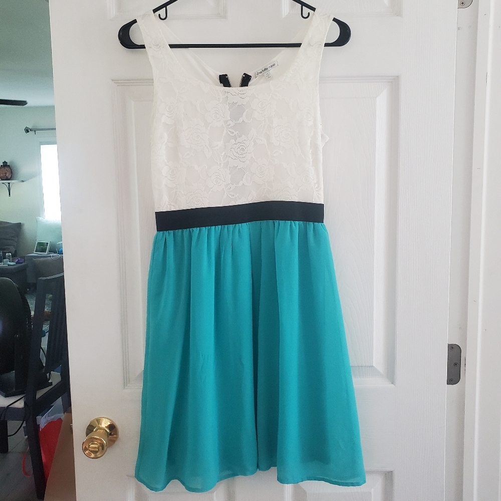 Charlotte Russe, M, White Lace Teal Flowy Dress
